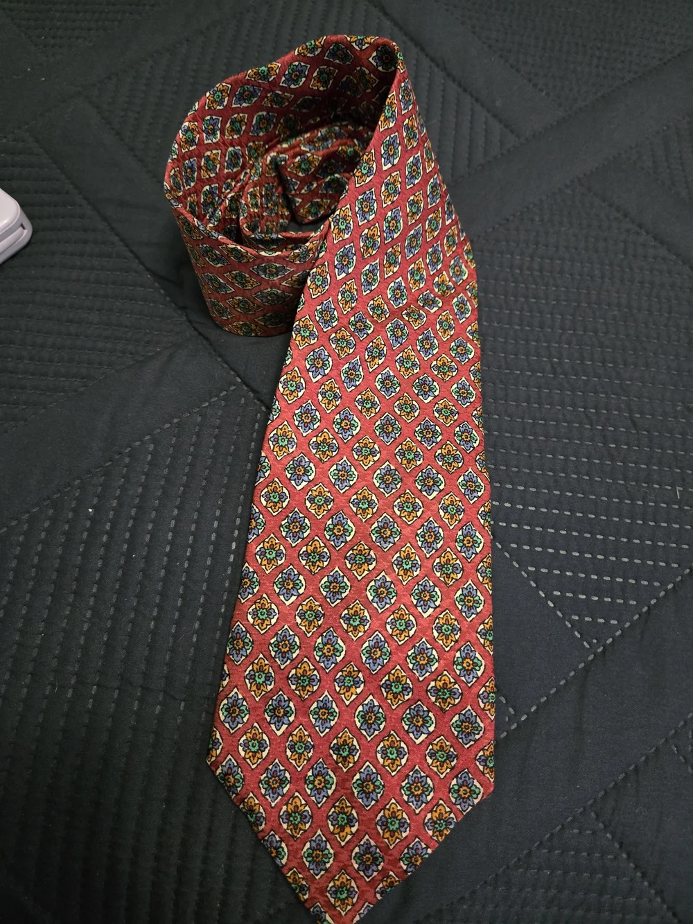 Christian Dior Red Geometric Medallion Silk Tie Vintage Design. #511